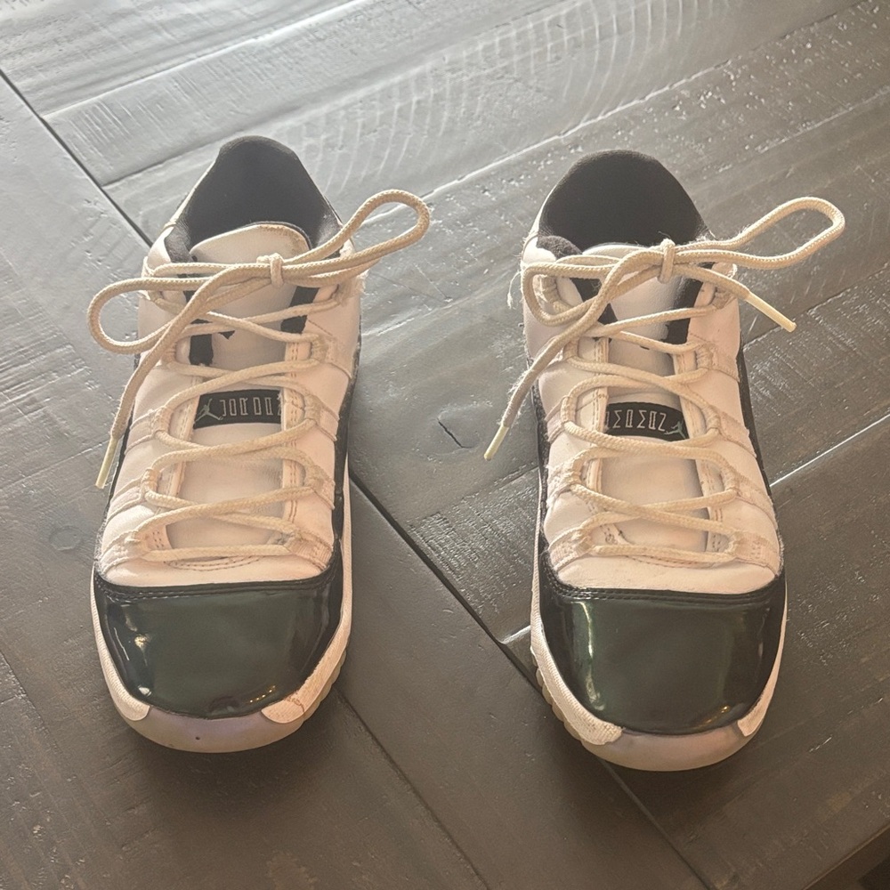 Boys Nike Air Jordan 11 Retro Low PS Emerald size 2